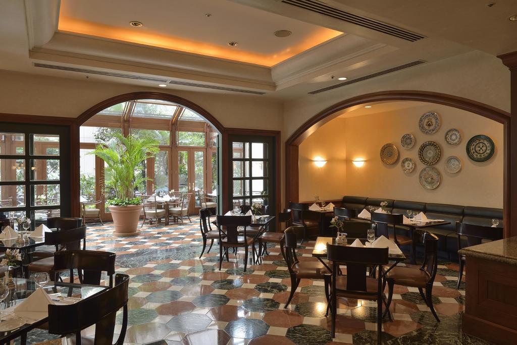 The Sherwood Taipeh Exterior foto The interior of the restaurant