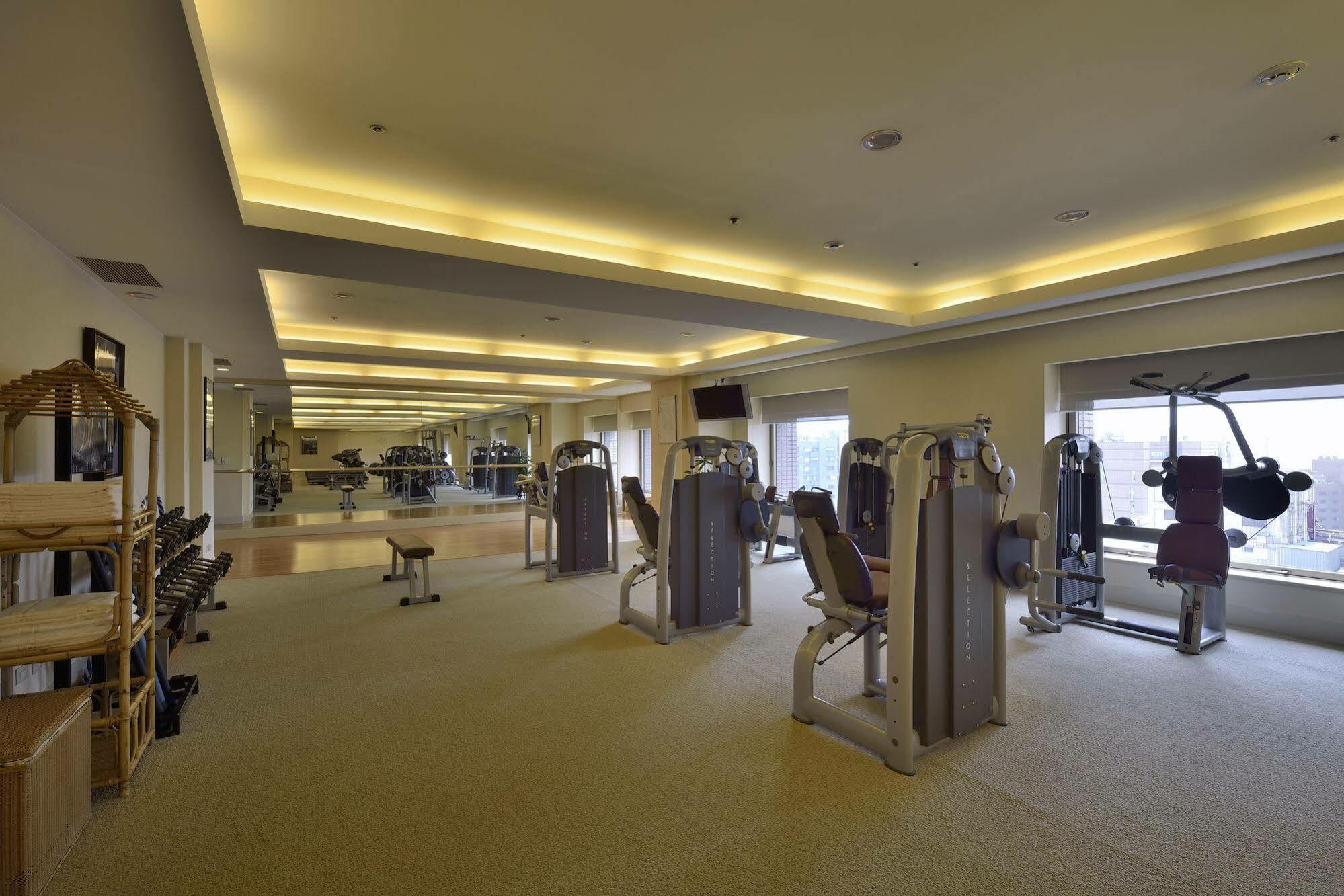 The Sherwood Taipeh Exterior foto The gym at the hotel